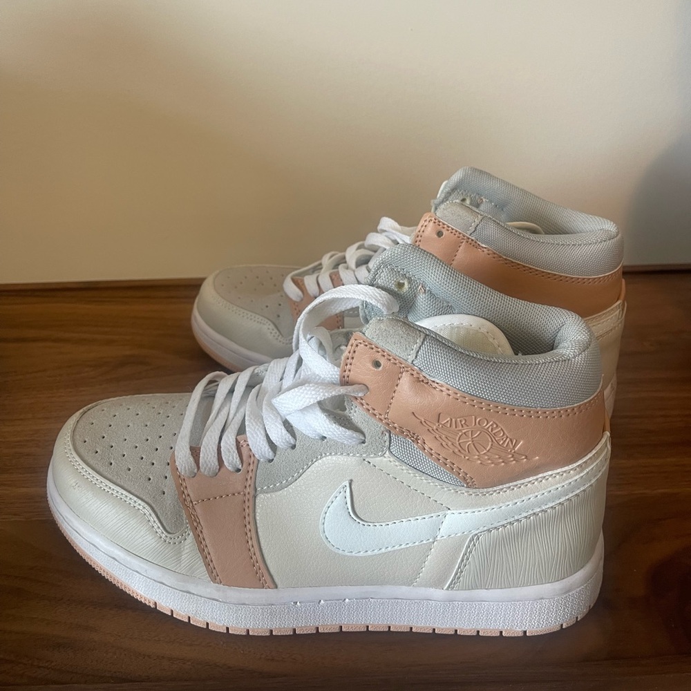 Nike Women's White and Peach Sneakers